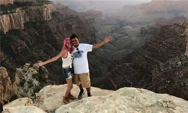 夫妻疑在自拍時墜崖身亡,生前留言:我們的生命只值一張照片?