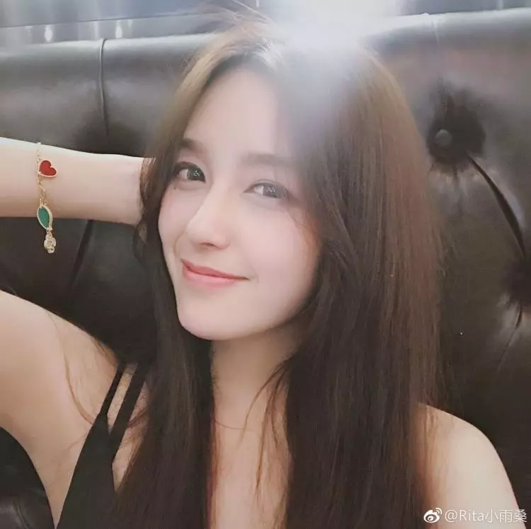 LOL新晉電競女神認真解說 穿...掀起網友暴動:好分
