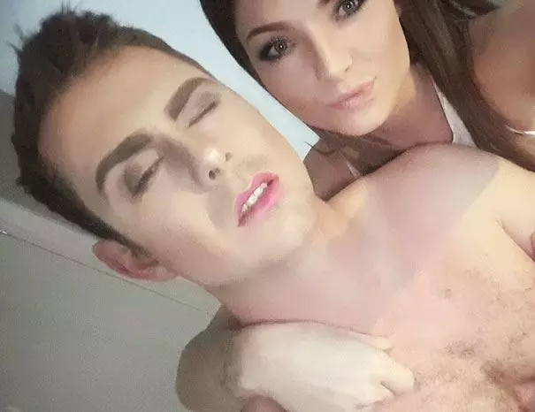女友決定化大濃妝報復爽約的男友,結果他從硬漢一秒變妖精讓人笑慘了!