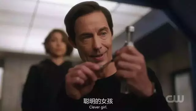 《閃電俠》系列第100集:反派全員回歸!