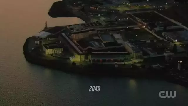 《閃電俠》系列第100集:反派全員回歸!