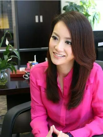 44歲的她和億萬富翁分開,陪著謝霆鋒,怪不得47歲王菲開始備孕!