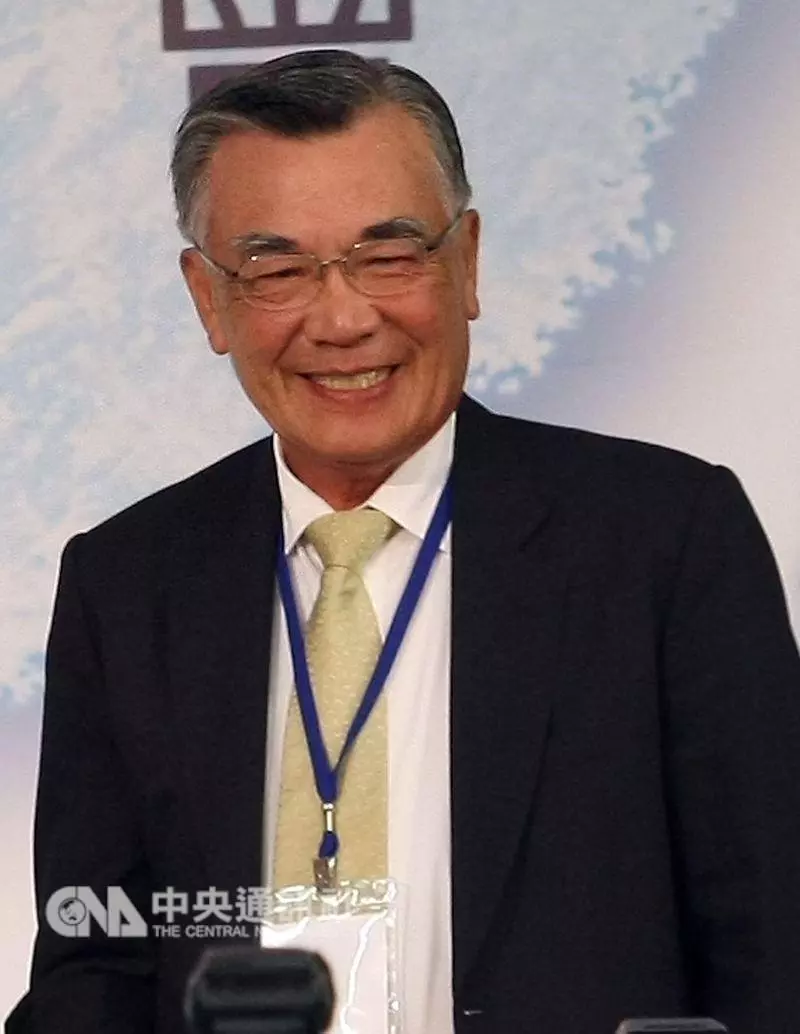 穩定軍心!嚴凱泰遺孀「帶兒女去找救命大臣」求幫集團度難關 他秒答應:「會助一臂之力」