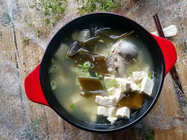 一道非常適合冬季喝的湯,豆腐和它是絕配,營養互補,刮油排毒