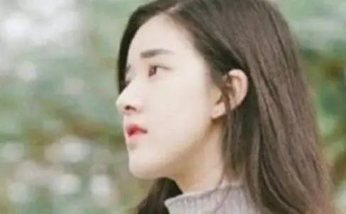 離婚時妻子不要孩子要房子,5年後偶遇前妻,孩子說1話前妻愣住