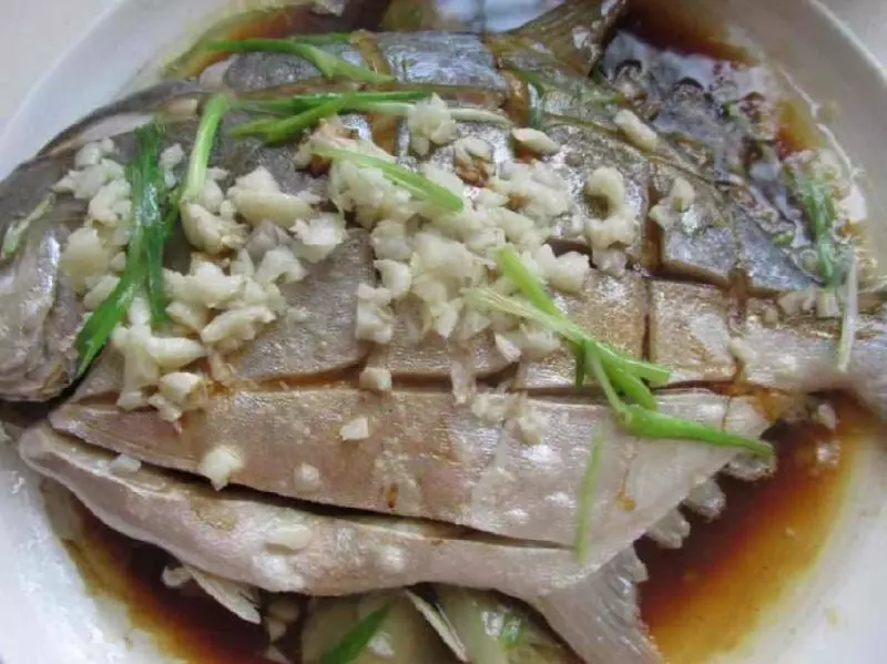 這樣做魚,不煎不炸也不燉,簡單3步就做好,魚肉細嫩不腥氣