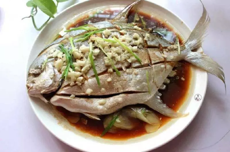 這樣做魚,不煎不炸也不燉,簡單3步就做好,魚肉細嫩不腥氣