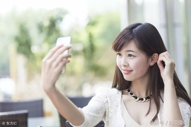 25歲年輕姑娘剛畢業,後媽讓她嫁35歲瘸子,去趟醫院她哭著說同意