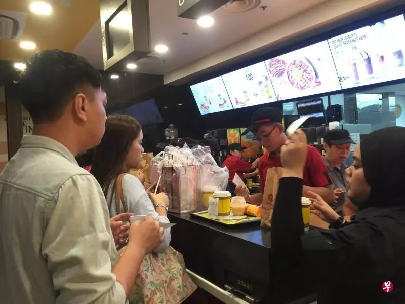 【短短几小時就賣清光!】網友轉售新加坡My Melody手提餐盒,價錢是原價的4倍!