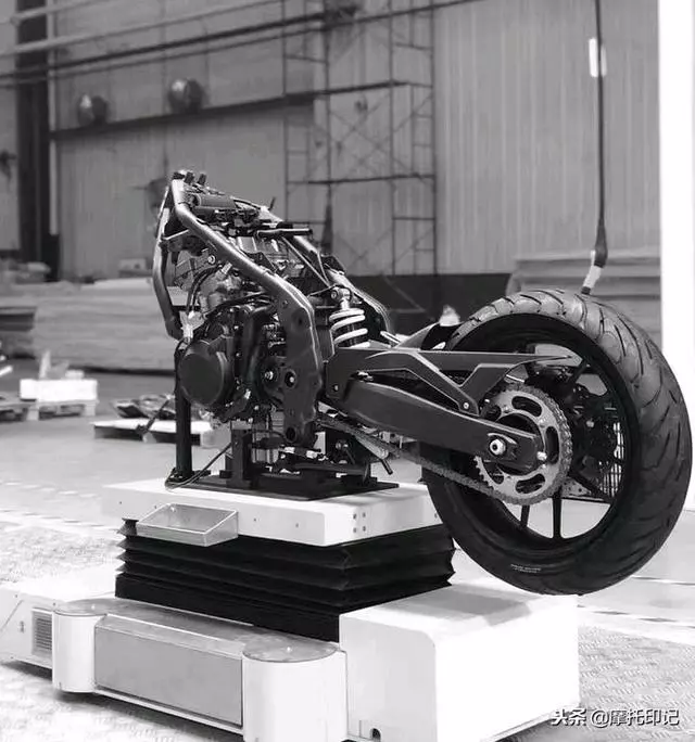 隆鑫無極500R上市,誰說國產車的品控不盡人意?一起來看細節圖!