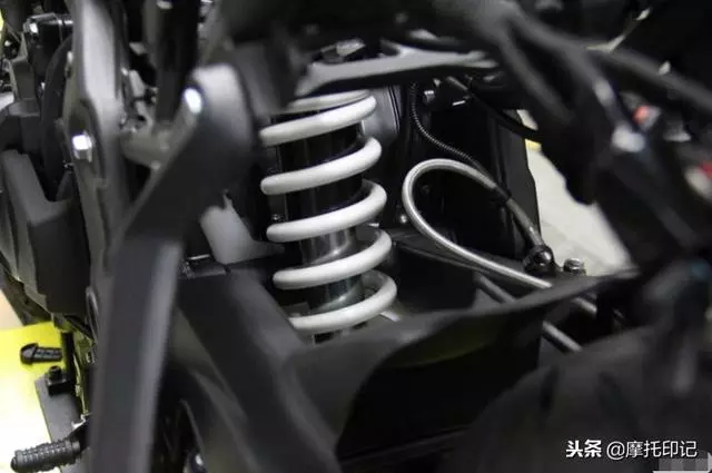 隆鑫無極500R上市,誰說國產車的品控不盡人意?一起來看細節圖!