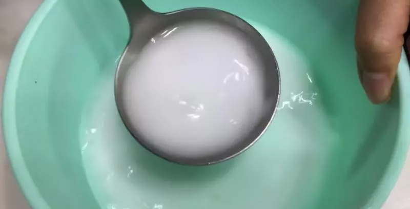 記住小蘇打醋水比例,DIY無毒去污液,輕鬆做好家務活!