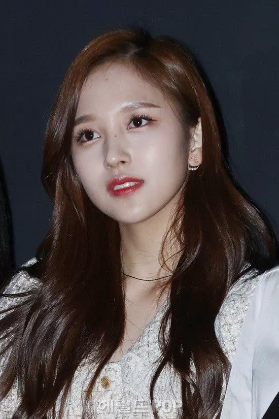 [TWICE][分享]181206 依舊是KPO女團第一TWICE今年截止目前為止專輯銷量458萬張+