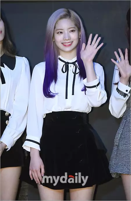 [TWICE][分享]181206 依舊是KPO女團第一TWICE今年截止目前為止專輯銷量458萬張+