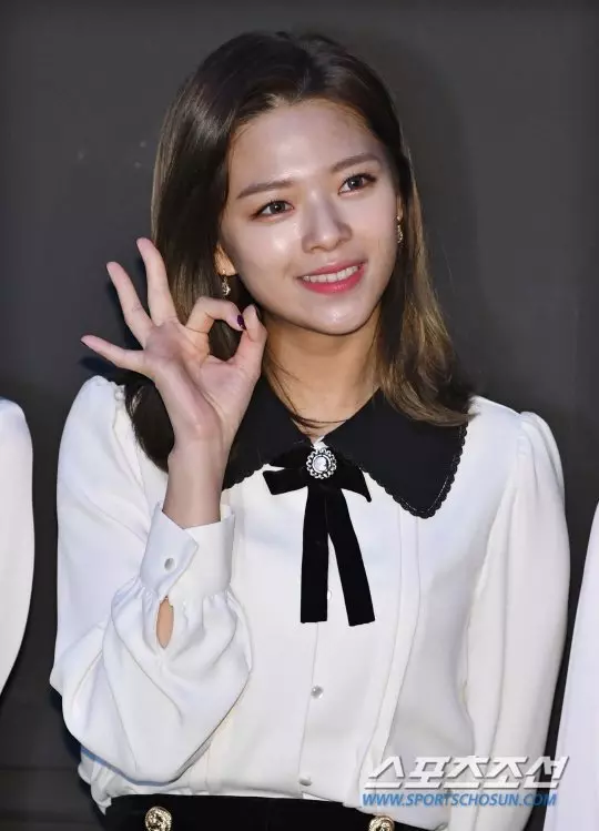 [TWICE][分享]181206 依舊是KPO女團第一TWICE今年截止目前為止專輯銷量458萬張+