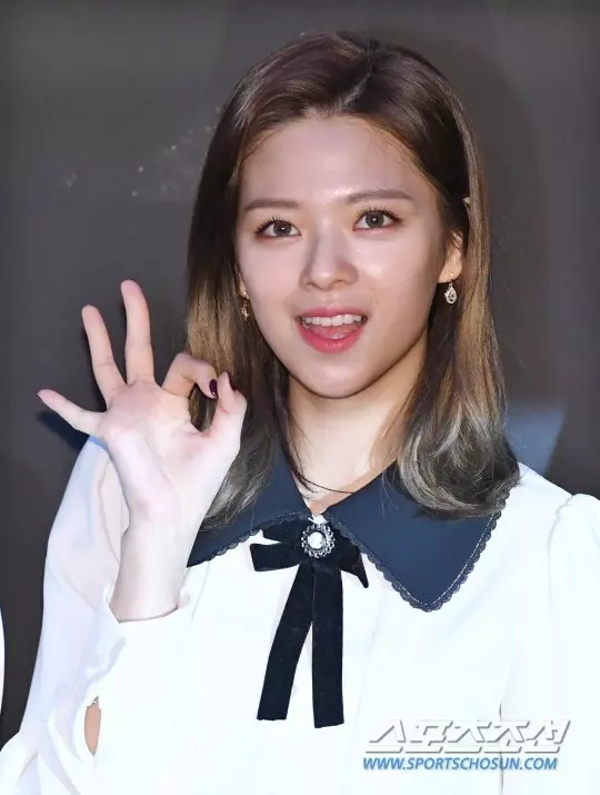 [TWICE][分享]181206 依舊是KPO女團第一TWICE今年截止目前為止專輯銷量458萬張+