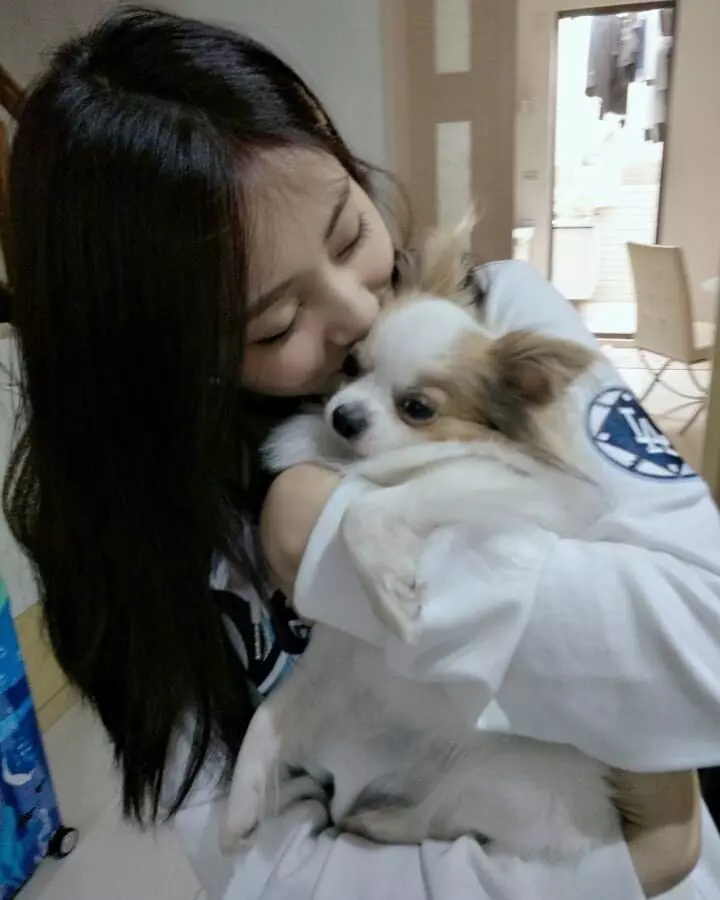 [TWICE][分享]181206 依舊是KPO女團第一TWICE今年截止目前為止專輯銷量458萬張+
