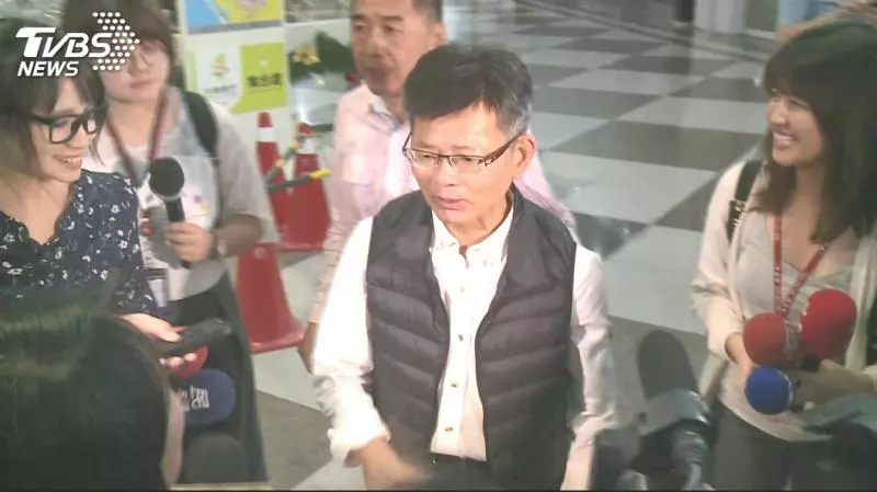 政治色彩綠變藍 曾被批背骨楊難入閣?
