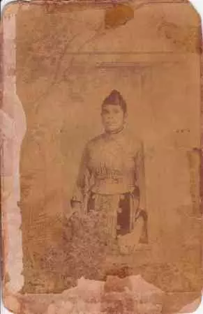 孫子打掃奶奶家 驚見衣櫃中隱藏的秘密