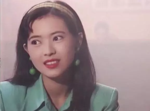 看看20年前蔡少芬和藍潔瑛的穿衣打扮:流行是個輪迴