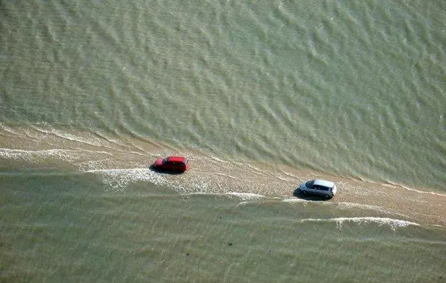 世界最危險的海上公路,成老司機噩夢,一路狂飆才能活下去