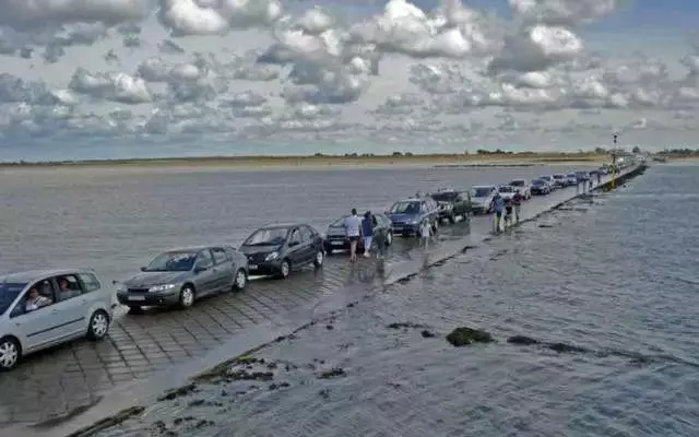 世界最危險的海上公路,成老司機噩夢,一路狂飆才能活下去