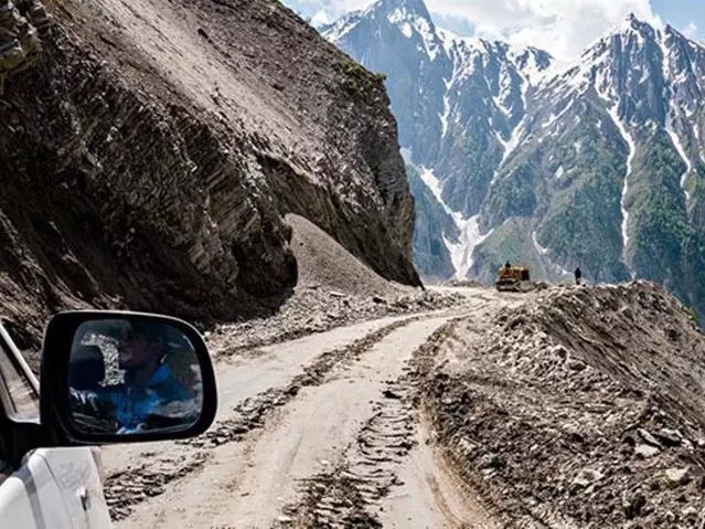 世界最危險的海上公路,成老司機噩夢,一路狂飆才能活下去