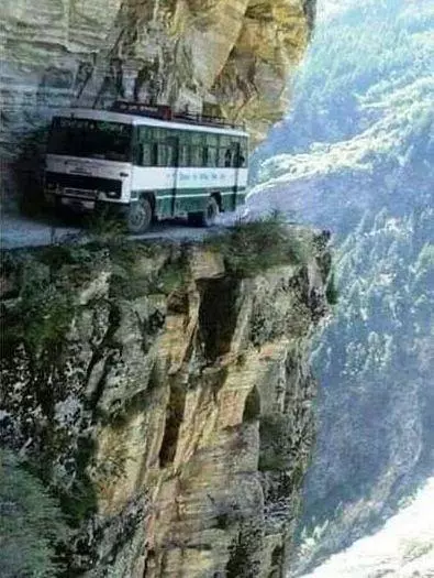 世界最危險的海上公路,成老司機噩夢,一路狂飆才能活下去
