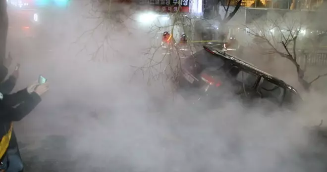 地下暖氣管大爆炸 滾燙熱水湧出1慘死20餘傷!