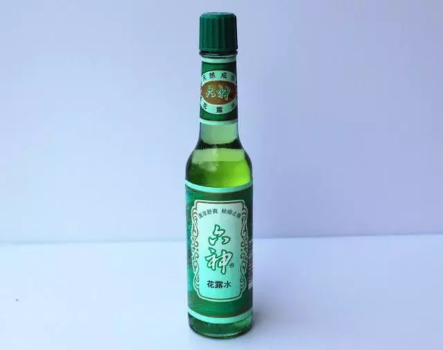 把花露水滴在手機上,沒想到這麼好用?看完你也試試吧