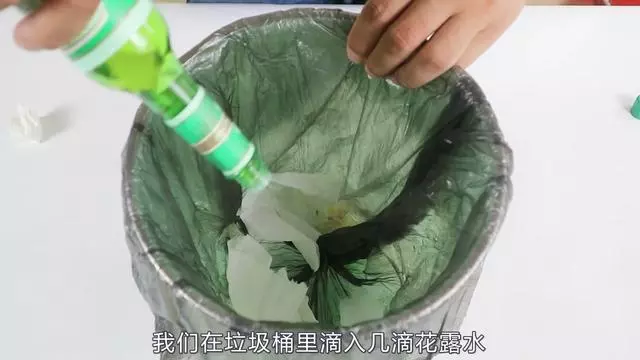 把花露水滴在手機上,沒想到這麼好用?看完你也試試吧