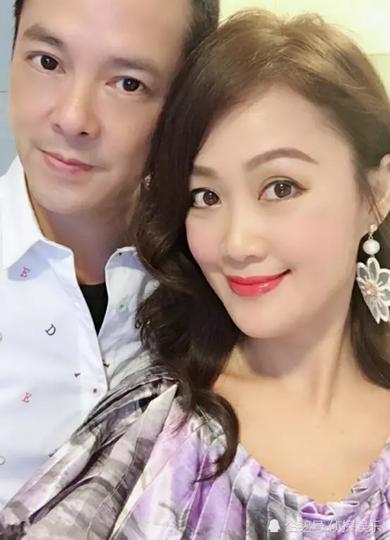 48歲梁小冰依然省鏡 露玉膊激曬少女味