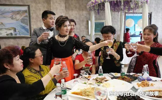 小姑子生孩子我隨禮3千,滿月酒上她向我道謝,飯沒吃完我就走了