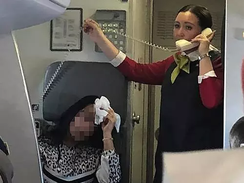 客機空調故障 乘客在「桑拿房」忍2小時