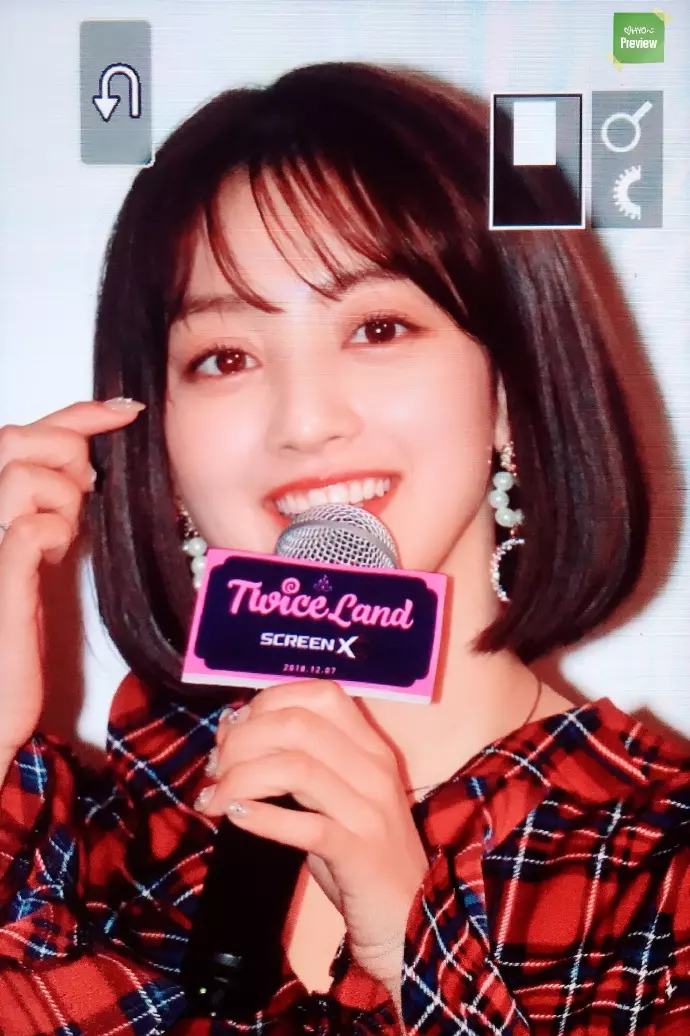 [TWICE][分享]181207 舞台問候開始TWICE全員現身電影《TWICELAND》首映見面會現場