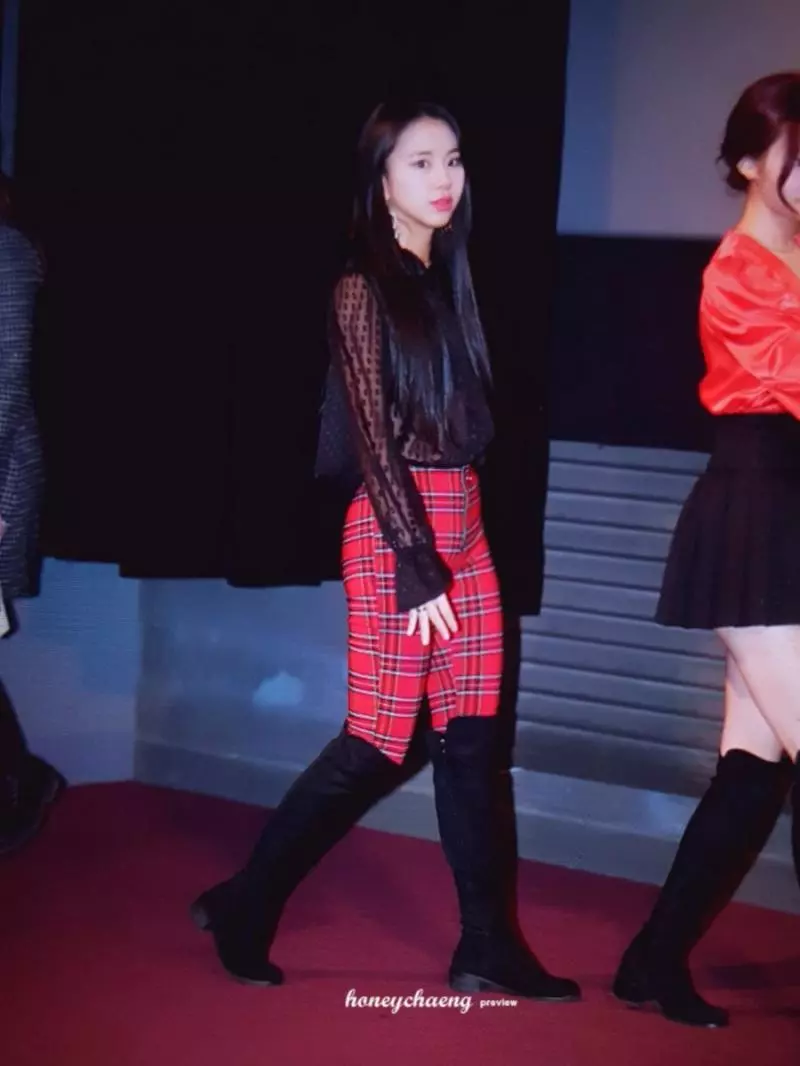 [TWICE][分享]181207 舞台問候開始TWICE全員現身電影《TWICELAND》首映見面會現場