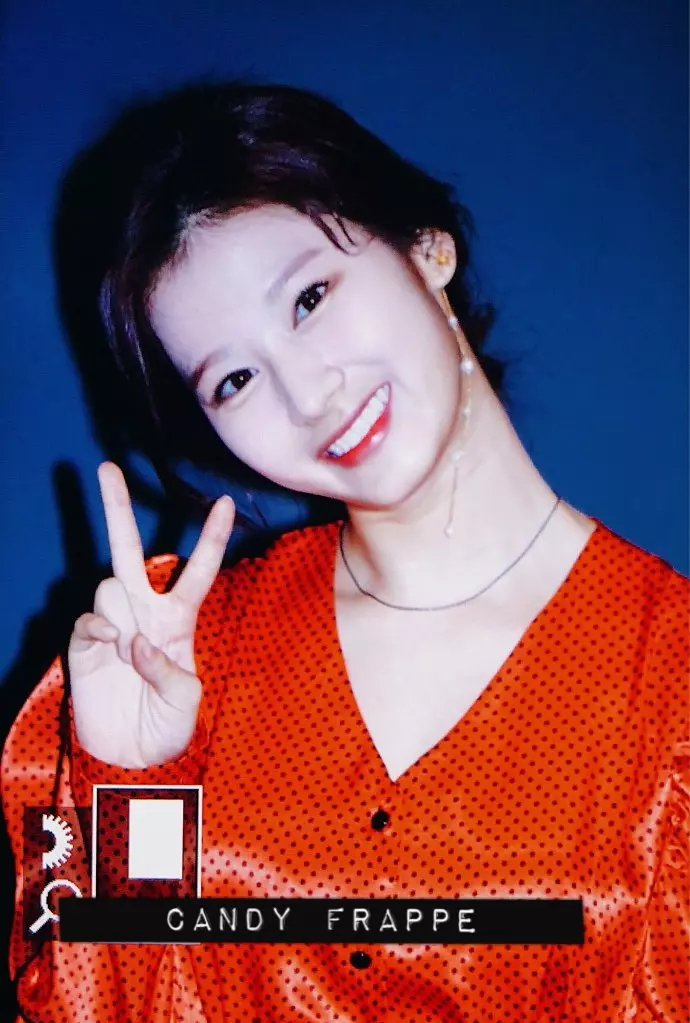 [TWICE][分享]181207 舞台問候開始TWICE全員現身電影《TWICELAND》首映見面會現場