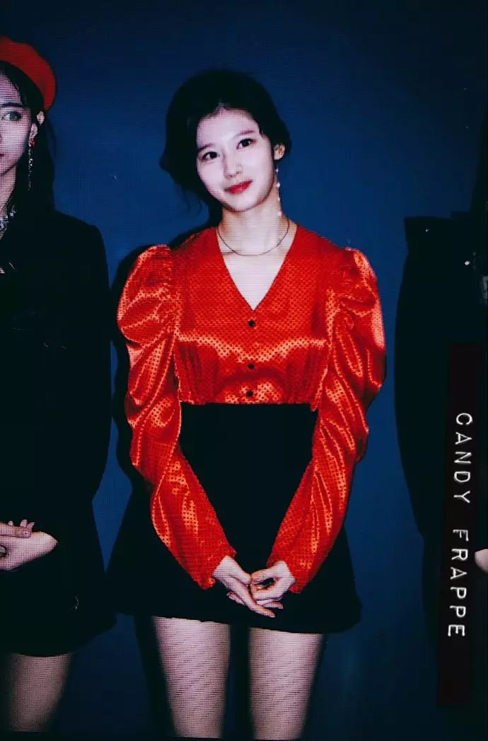 [TWICE][分享]181207 舞台問候開始TWICE全員現身電影《TWICELAND》首映見面會現場