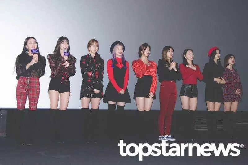 [TWICE][分享]181207 舞台問候開始TWICE全員現身電影《TWICELAND》首映見面會現場