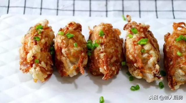 這是蓮藕和杏鮑菇的新吃法,只用雞蛋和澱粉就能做出來,酥脆可口