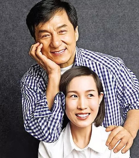 林鳳嬌當年生下房祖名,在爸爸那欄填了3個字!網友看了都佩服!