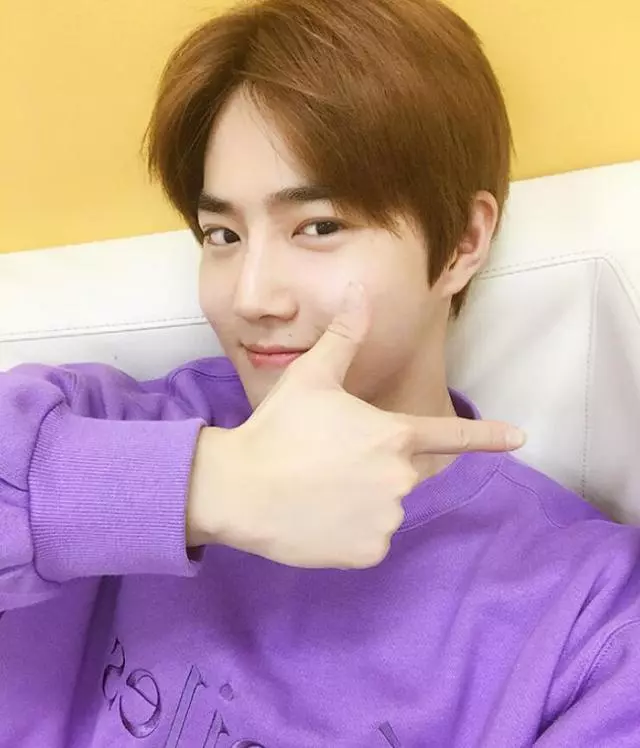 EXO進入ins「全員時代」,如果都暻秀也開ins,應該是這種直男風