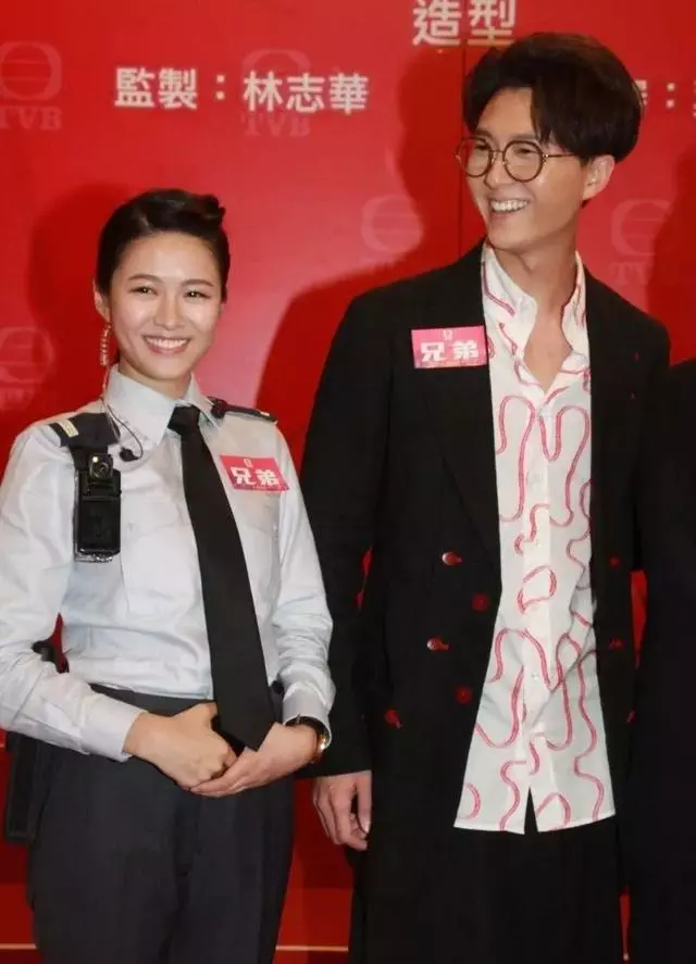 再傳婚變!TVB視帝被指婚姻亮紅燈 太太死心堅決離婚!原來傳緋聞的是她!