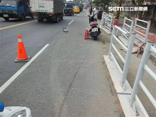 為閃前車急剎自摔 男遭聯結車輾斃