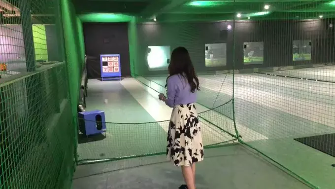 甜美妹子丟棒球九宮格!職棒級起手式「超強高速精準度」網看傻…起底發現背景超驚人