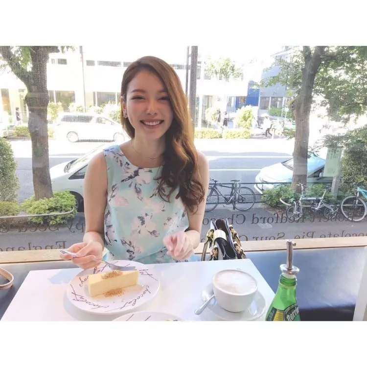 甜美妹子丟棒球九宮格!職棒級起手式「超強高速精準度」網看傻…起底發現背景超驚人