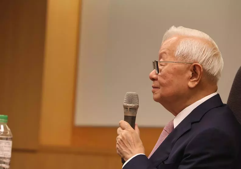 張忠謀對蔡政府受不了了,台積電將出走台灣,現台灣外來直接投資僅越南1/5,台灣什麼都在失去,什麼都留不住了!