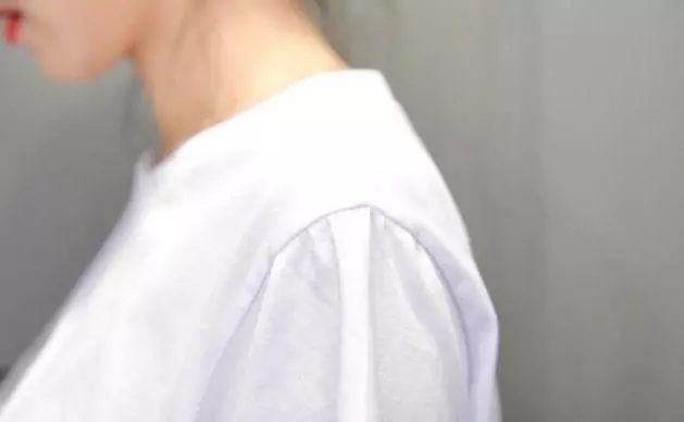 繼母生日我給了一萬,晚上回自己家打不開門,我站在門外淚流滿面
