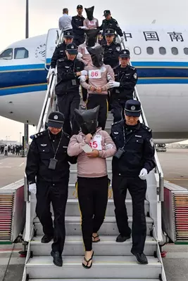 史上最大電信詐騙集團被破 233名嫌犯一律遣返中國!