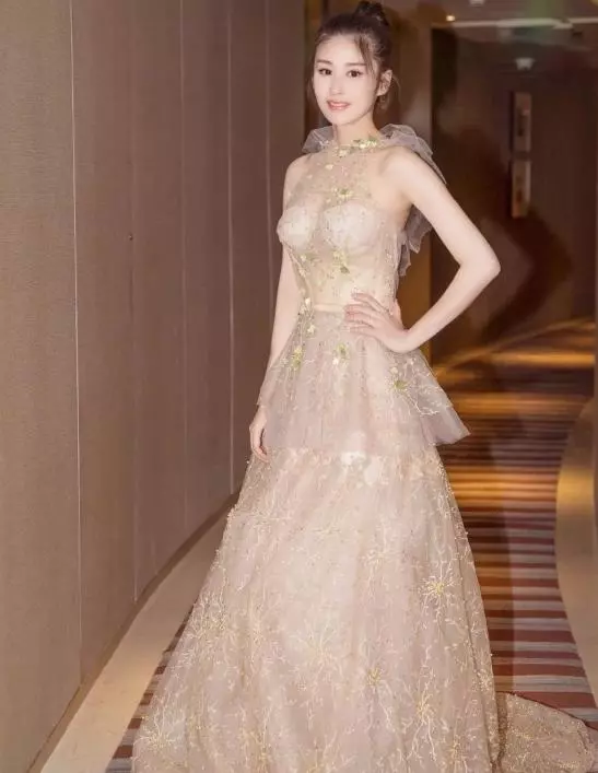 吳奇隆不愛劉詩詩了?看吳奇隆與其他女明星合影就知道了,暴露了!